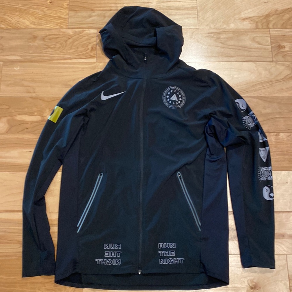 Nike Solstice Run the Night Reflective Jacket